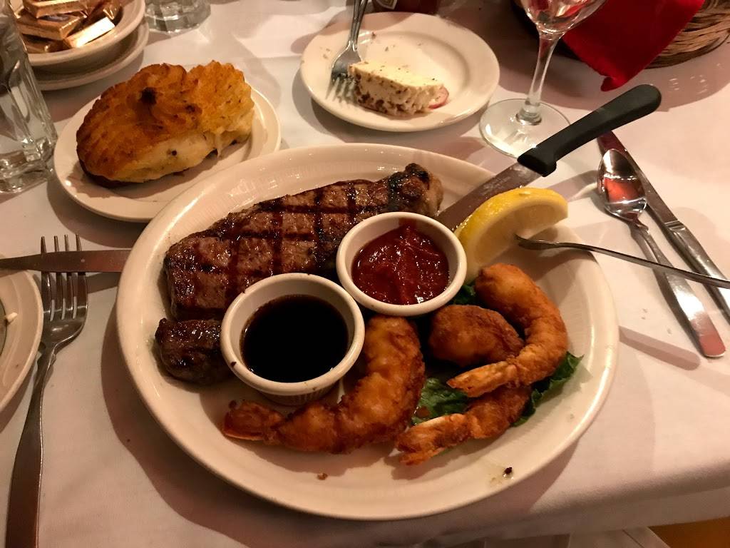 Golden Steer Steakhouse | restaurant | 7635 West Roosevelt Rd, Forest Park, IL 60130, USA | 7087717798 OR +1 708-771-7798
