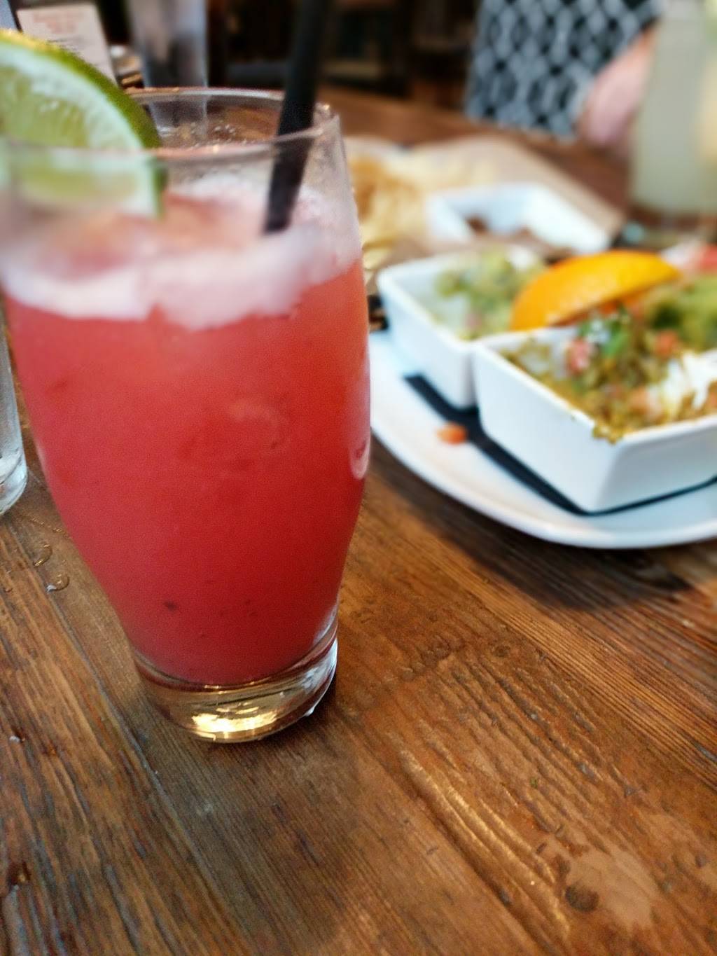 Revolu Modern Taqueria + Bar | restaurant | 15703 N 83rd Ave #110, Peoria, AZ 85382, USA | 6238780215 OR +1 623-878-0215