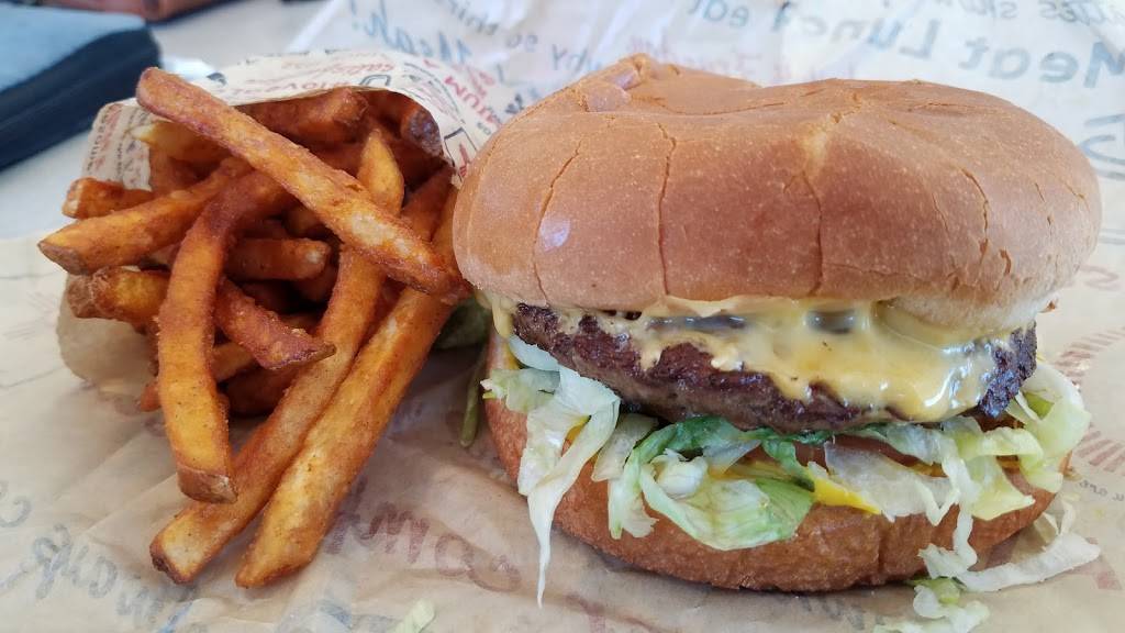 Blakes Lotaburger | restaurant | 6215 San Antonio Dr NE, Albuquerque, NM 87109, USA | 5058211958 OR +1 505-821-1958