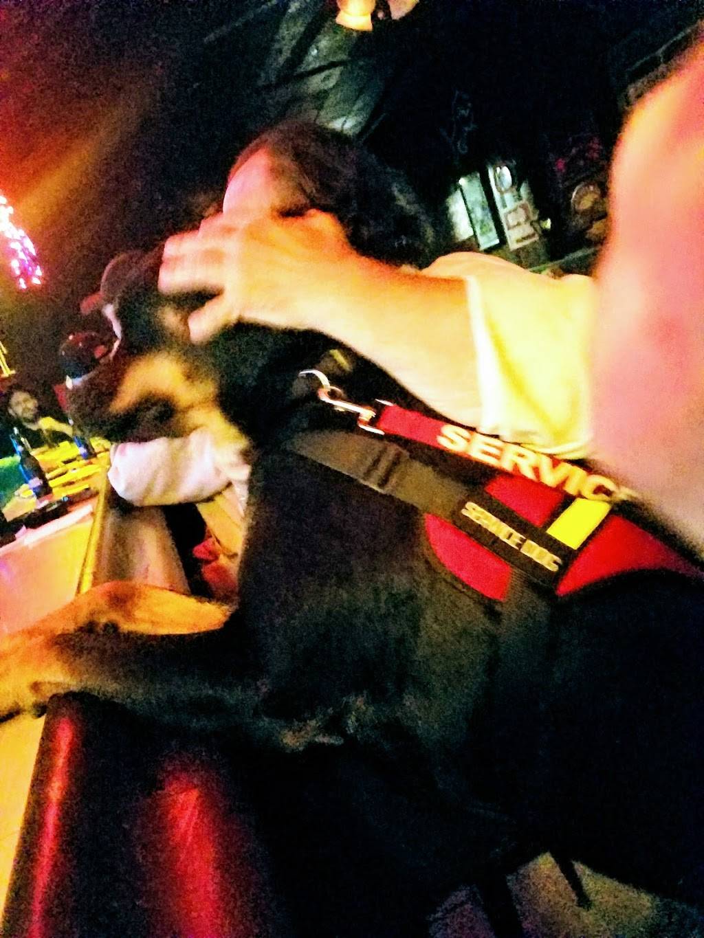 Tagliavias Hitching Post Lounge | night club | 11203 East 8 Mile Road, Warren, MI 48089, USA | 5867568860 OR +1 586-756-8860