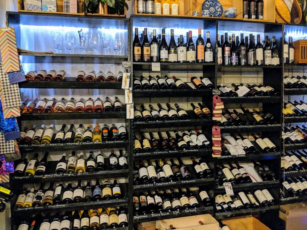 Downtown Wine and Cheese | restaurant | 113 N Main St, Gainesville, FL 32601, USA | 3522221348 OR +1 352-222-1348