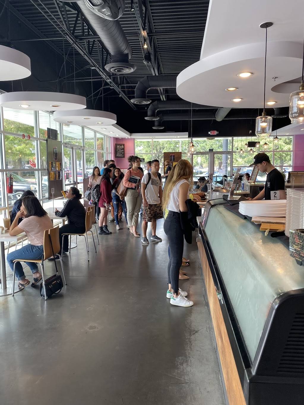 AzzA Cafe | restaurant | 4701 Calhoun Rd #100, Houston, TX 77004, USA | 3462565555 OR +1 346-256-5555