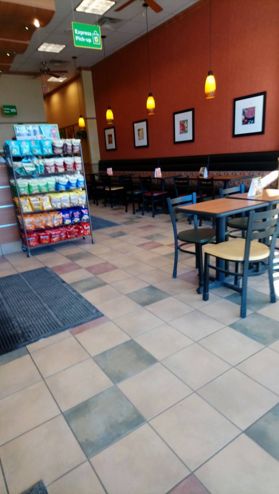 Subway | restaurant | Hunt Club Marketplace, 3987 Riverside Dr Unit #6, Ottawa, ON K1V 1C1, Canada | 6137369494 OR +1 613-736-9494