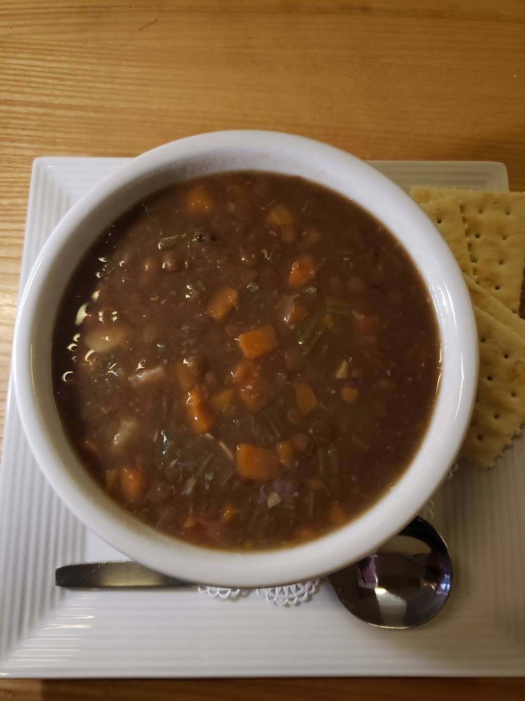 The Hub | restaurant | 36 Valley Rd, Clark, NJ 07066, USA | 7325740100 OR +1 732-574-0100