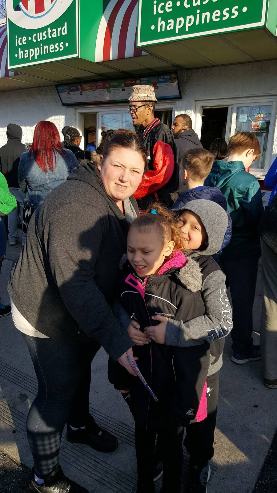 Ritas Italian Ice & Frozen Custard | restaurant | 1550 MacDade Boulevard, Folsom, PA 19033, USA | 6105867330 OR +1 610-586-7330