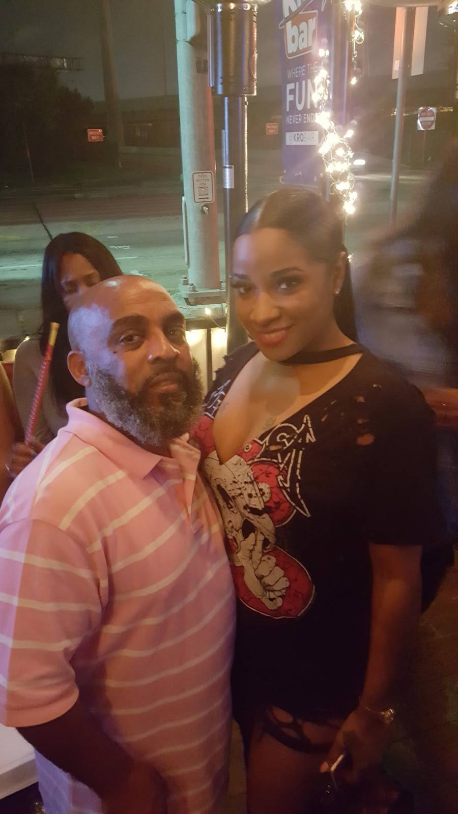 Frozen Paradise | restaurant | 4711 Ennis St, Houston, TX 77004, USA | 7135233769 OR +1 713-523-3769