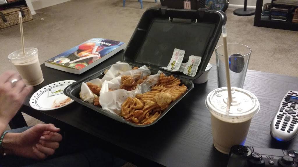 Wings Over Bristol | restaurant | 728 Farmington Ave, Bristol, CT 06010, USA | 8605899464 OR +1 860-589-9464