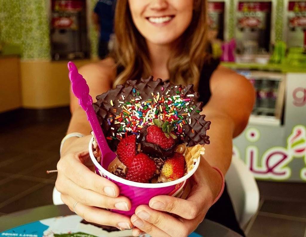 Menchies Frozen Yogurt | bakery | 12719 Main St Ste 410, Hesperia, CA 92345, USA | 7606625777 OR +1 760-662-5777
