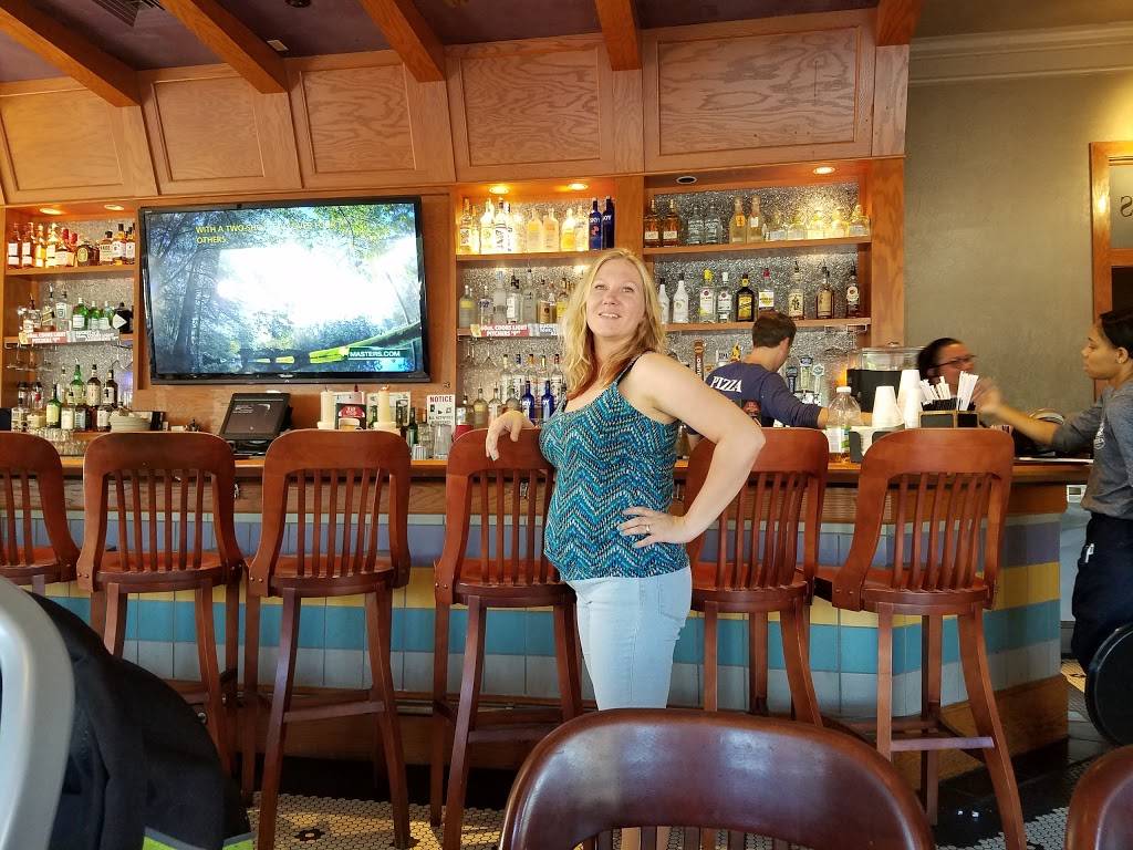 Uno Pizzeria & Grill | meal takeaway | 12553 FL-535, Orlando, FL 32836, USA | 4078271212 OR +1 407-827-1212