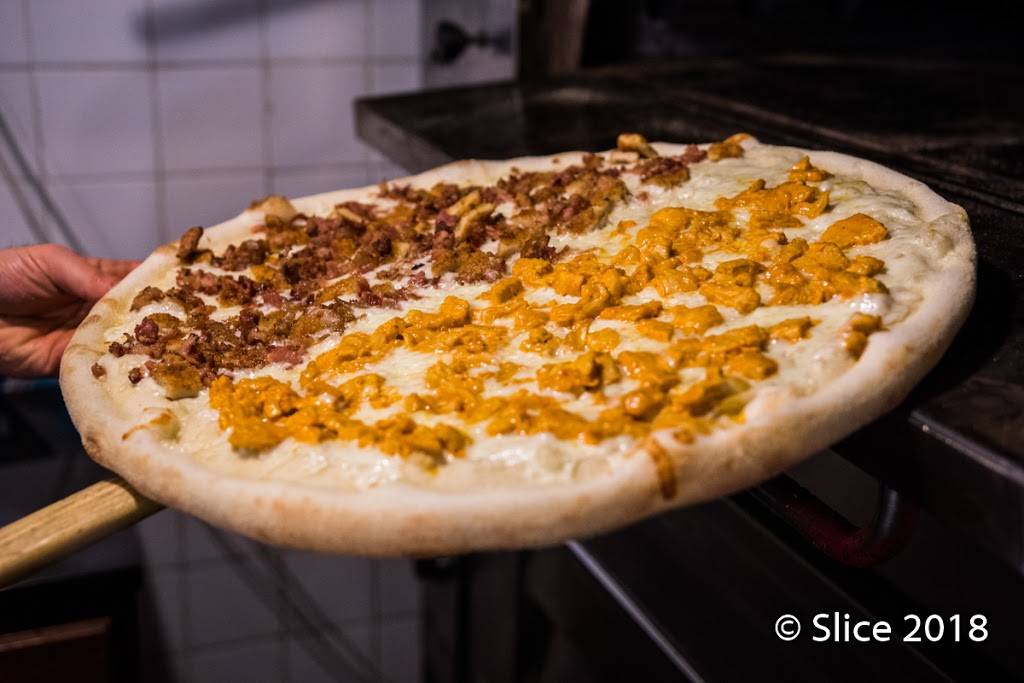 Cestras Pizza | restaurant | 3617 E Tremont Ave, Bronx, NY 10465, USA | 7185187900 OR +1 718-518-7900