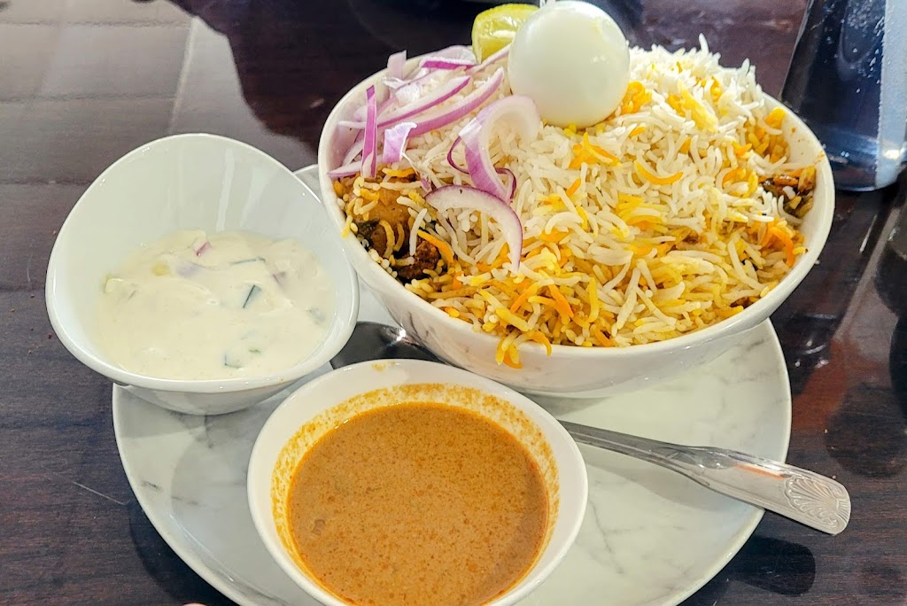 Red Chillys - Indias Street Kitchen | restaurant | 5474 Campbells Run Rd, Pittsburgh, PA 15205, USA | 4123126041 OR +1 412-312-6041