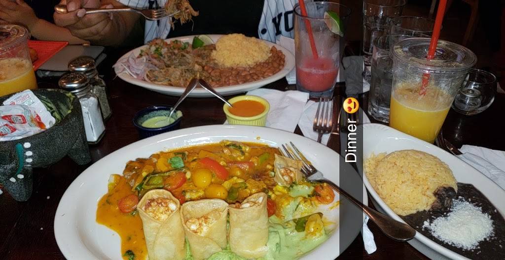 El Nopal | restaurant | 631 5th Ave, Brooklyn, NY 11215, USA | 7185412732 OR +1 718-541-2732