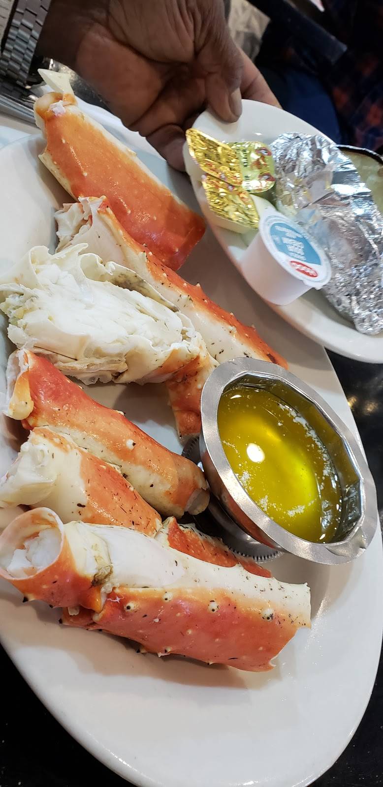 Randazzos Clam Bar | restaurant | 2017 Emmons Ave, Brooklyn, NY 11235, USA | 7186150010 OR +1 718-615-0010