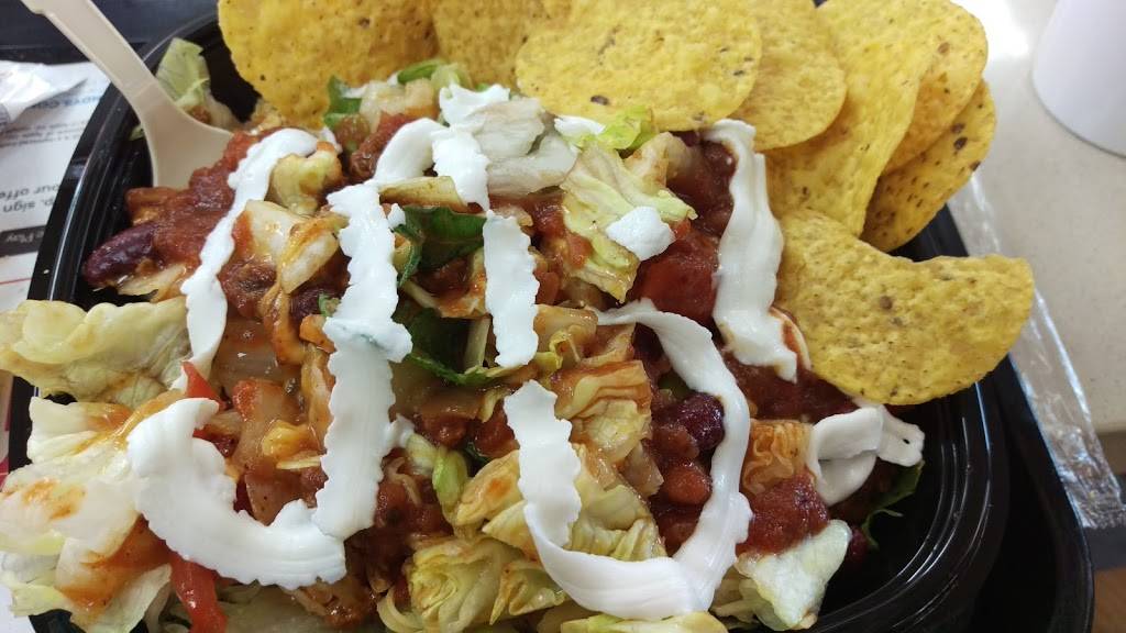 Wendys | restaurant | 2422 E Southcross, San Antonio, TX 78223, USA | 2105332898 OR +1 210-533-2898