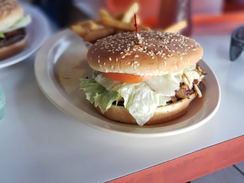 Q Burger | restaurant | Av. Ruiz 1373-3, Zona Centro, 22800 Ensenada, B.C., Mexico | 016461556238 OR +52 646 155 6238