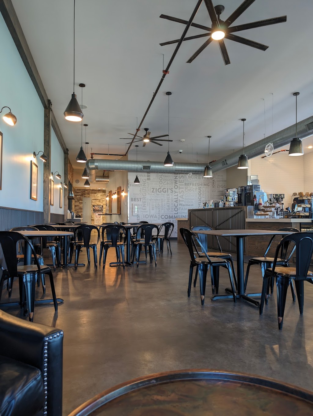 Ziggis Coffee | cafe | 1606 NW Irvinedale Dr, Ankeny, IA 50023, USA | 5159643677 OR +1 515-964-3677
