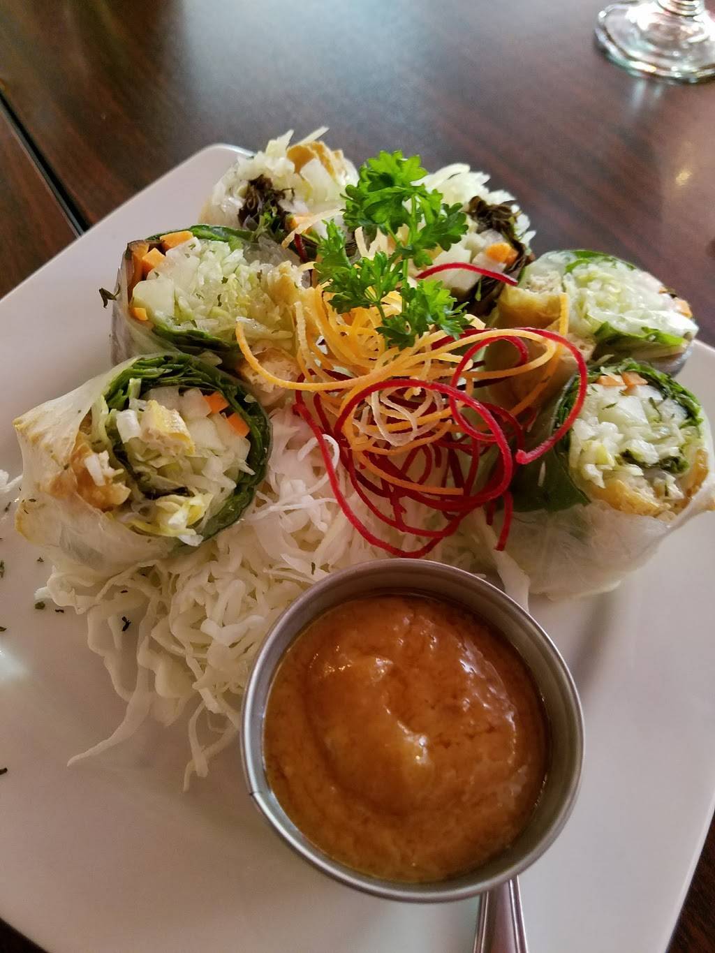 Si Lom Restaurant | restaurant | 3300 Oak Lawn Ave #110, Dallas, TX 75219, USA | 2147800983 OR +1 214-780-0983