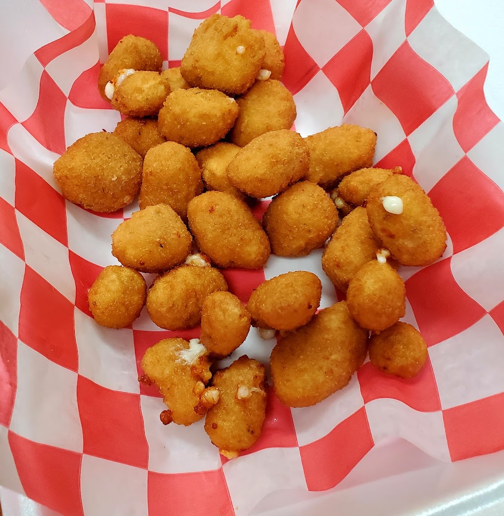 Mikes Cafe & Pizzeria | restaurant | 3 E Hwy 61, Esko, MN 55733, USA | 2188796633 OR +1 218-879-6633