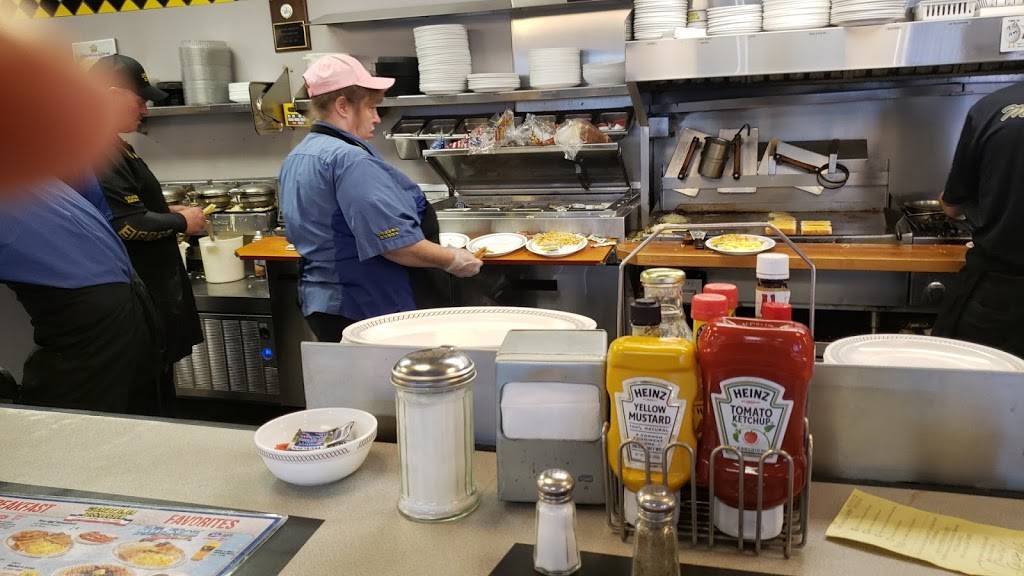 Waffle House | meal takeaway | 3154 Telegraph Rd, St. Louis, MO 63125, USA | 3144870212 OR +1 314-487-0212