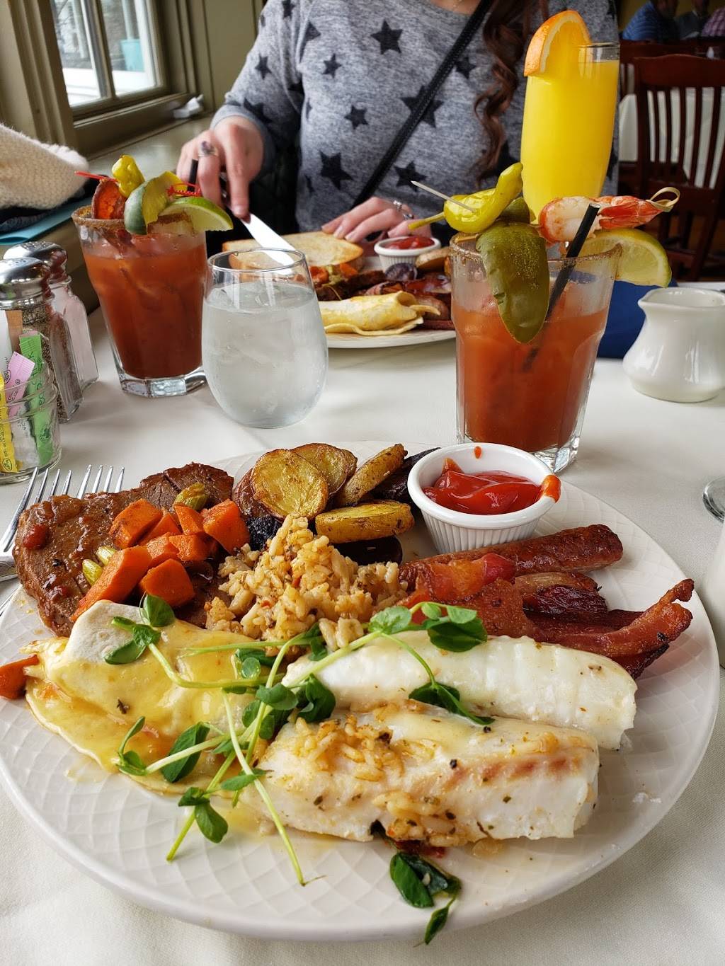 Lakehouse Grille | restaurant | 281 Daniel Webster Hwy, Meredith, NH 03253, USA | 6032795221 OR +1 603-279-5221