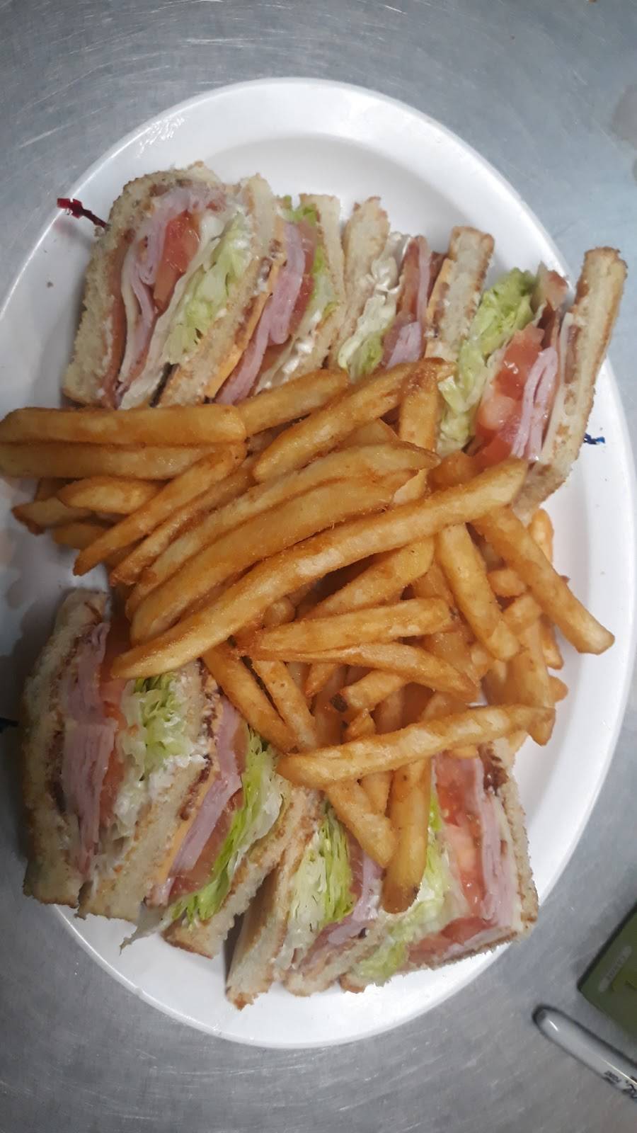 Groggys Bar and Grill | restaurant | 2207 W Main St, Mesa, AZ 85201, USA | 4809697648 OR +1 480-969-7648