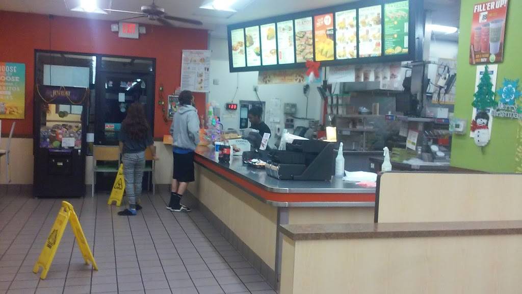 Del Taco | meal takeaway | 15229 N 35th Ave, Phoenix, AZ 85023, USA | 6028660590 OR +1 602-866-0590