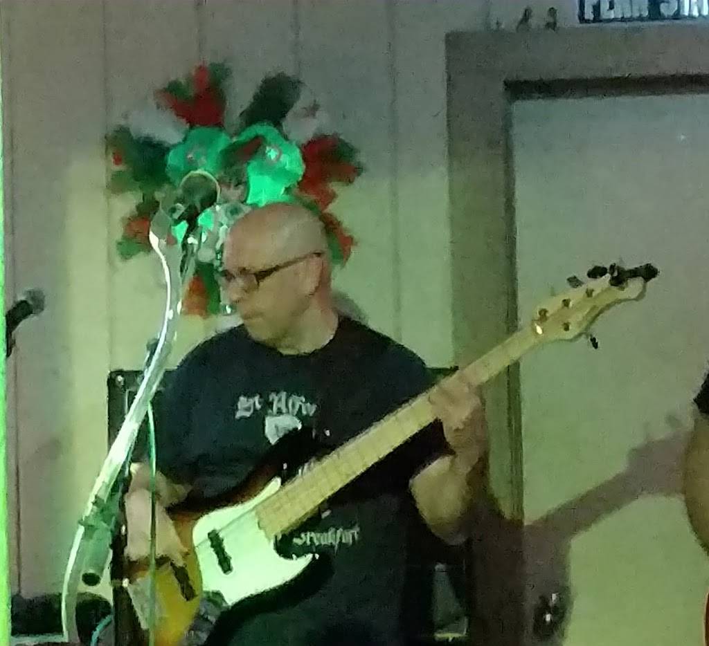 Shamrock Pub | restaurant | 1400 S 2nd St, Philadelphia, PA 19147, USA | 2152718677 OR +1 215-271-8677