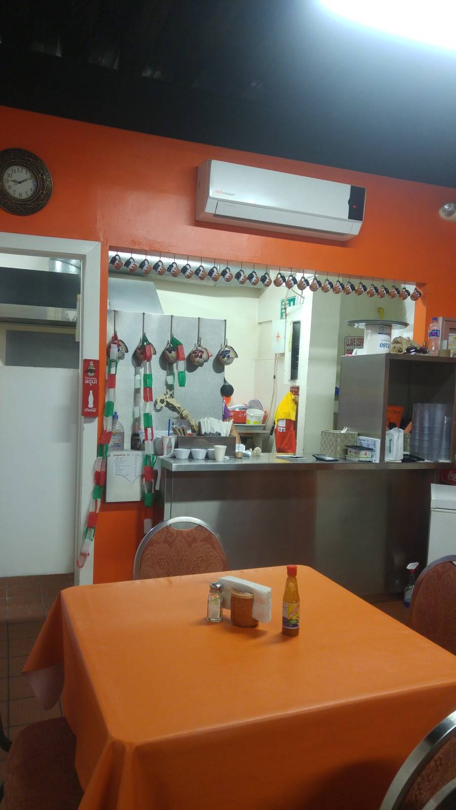 Restaurante y cenaduria O | restaurant | José López Portillo Oriente 1460 Interior 18, Tecnológico, Cd Industrial, 22454 Tijuana, B.C., Mexico | 016643810033 OR +52 664 381 0033