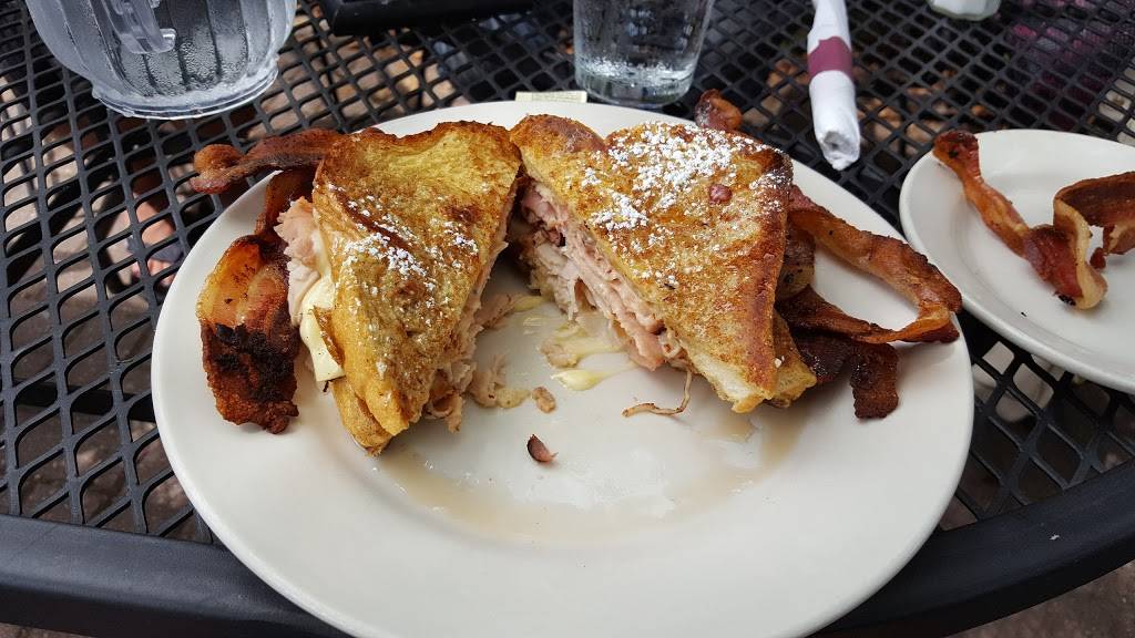 Honest Johns | restaurant | 488 Selden St, Detroit, MI 48201, USA | 3138325646 OR +1 313-832-5646