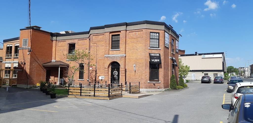 La Shop | cafe | 274 Rue Principale E, Magog, QC J1X 4X5, Canada | 8198432093 OR +1 819-843-2093