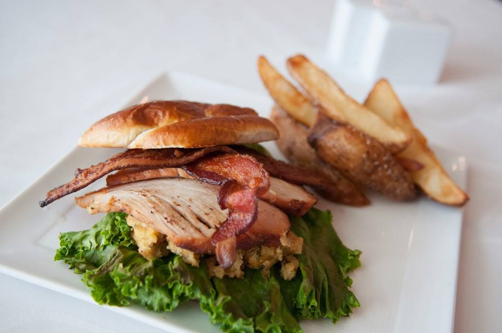 The Class Act | restaurant | 7725 Kirkwood Blvd SW, Cedar Rapids, IA 52404, USA | 3198488777 OR +1 319-848-8777