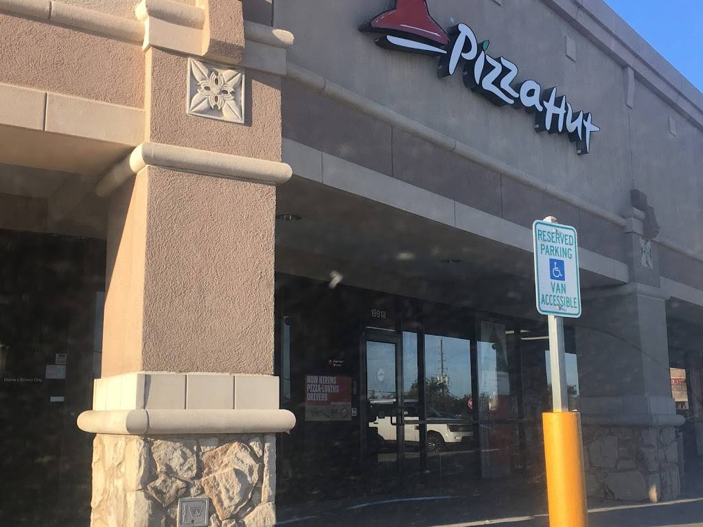 Pizza Hut | restaurant | 19918 Southwest Fwy, Sugar Land, TX 77479, USA | 8325950444 OR +1 832-595-0444