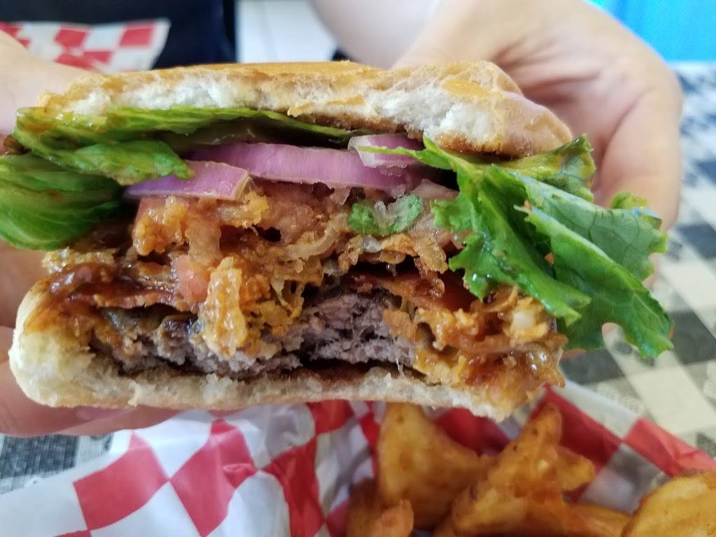 Brisket Burger | restaurant | 4005 I-35, Denton, TX 76207, USA | 9402186940 OR +1 940-218-6940