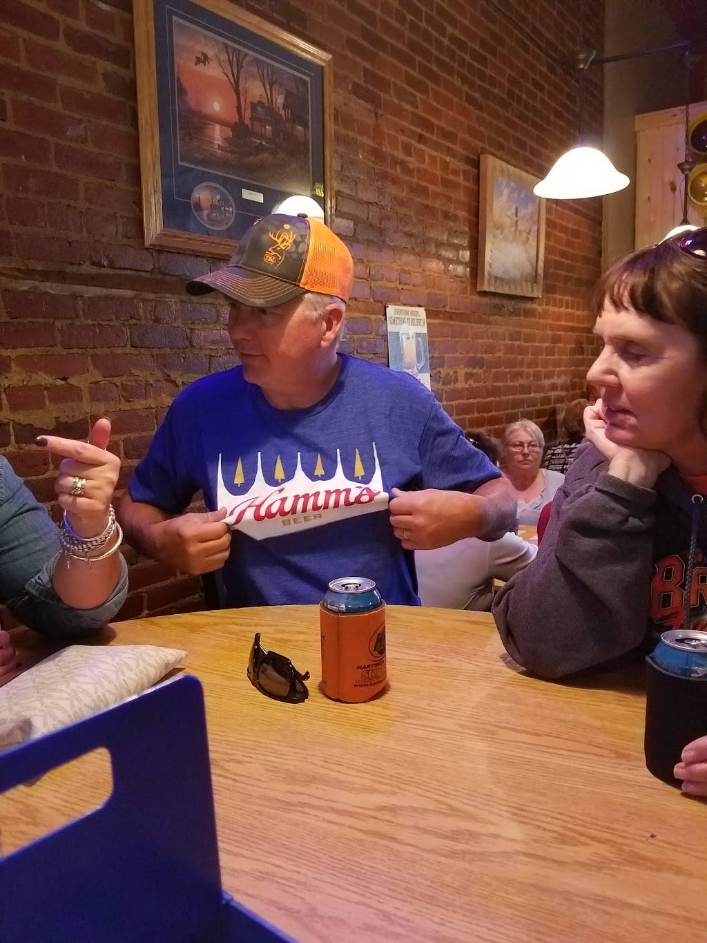 WOLFEYS | restaurant | 300-398 SE Locust St, Hopkinton, IA 52237, USA | 5639262171 OR +1 563-926-2171