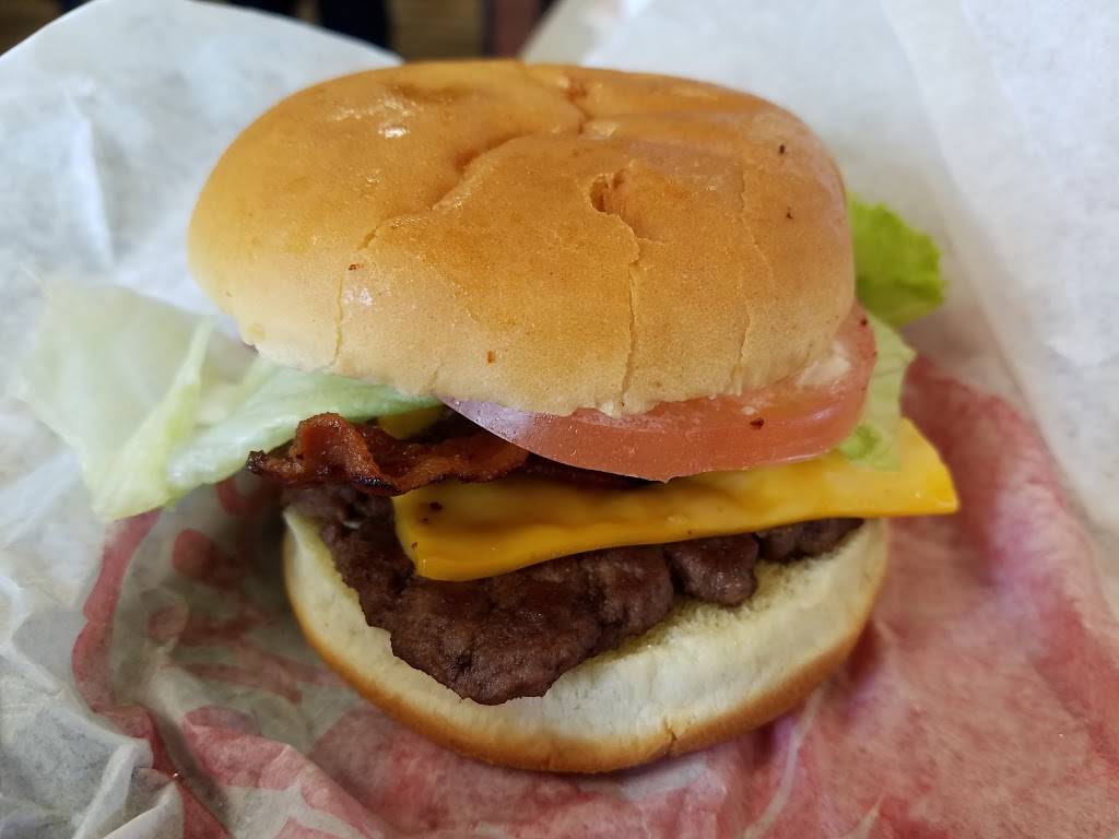 Wendys | restaurant | 330 Middlesex Ave, Medford, MA 02155, USA | 6172033014 OR +1 617-203-3014