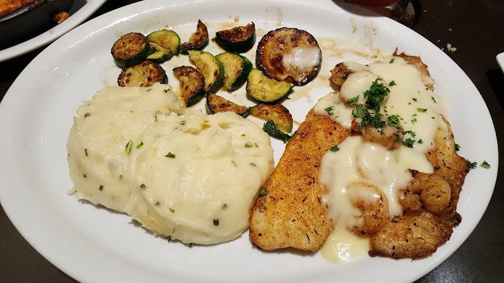 Ruby Tuesday | restaurant | 470 Lewis Ave, Meriden, CT 06450, USA | 2036301703 OR +1 203-630-1703