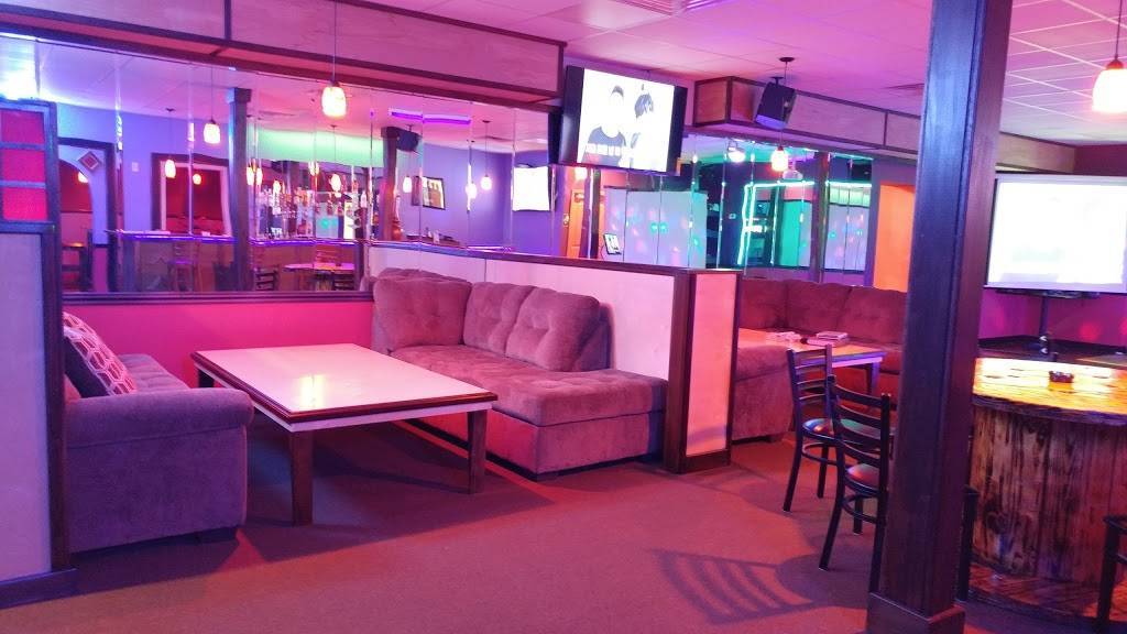 C & J Karaoke Bar | restaurant | 15090 Fort Campbell Blvd, Oak Grove, KY 42262, USA | 2706975300 OR +1 270-697-5300