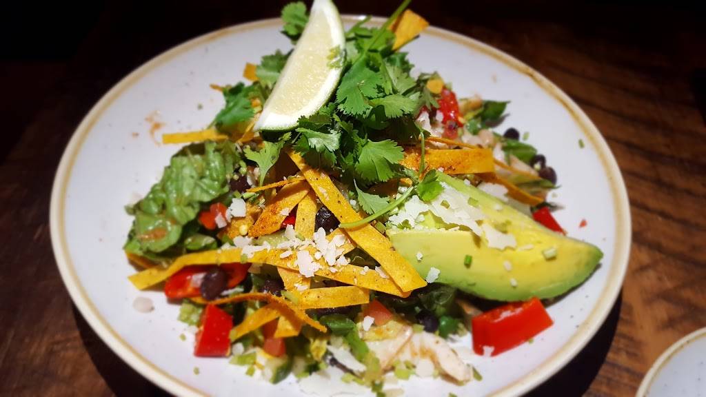 Alley Cat Oyster Bar | restaurant | 1056 Old River Rd, Cleveland, OH 44113, USA | 2165749999 OR +1 216-574-9999