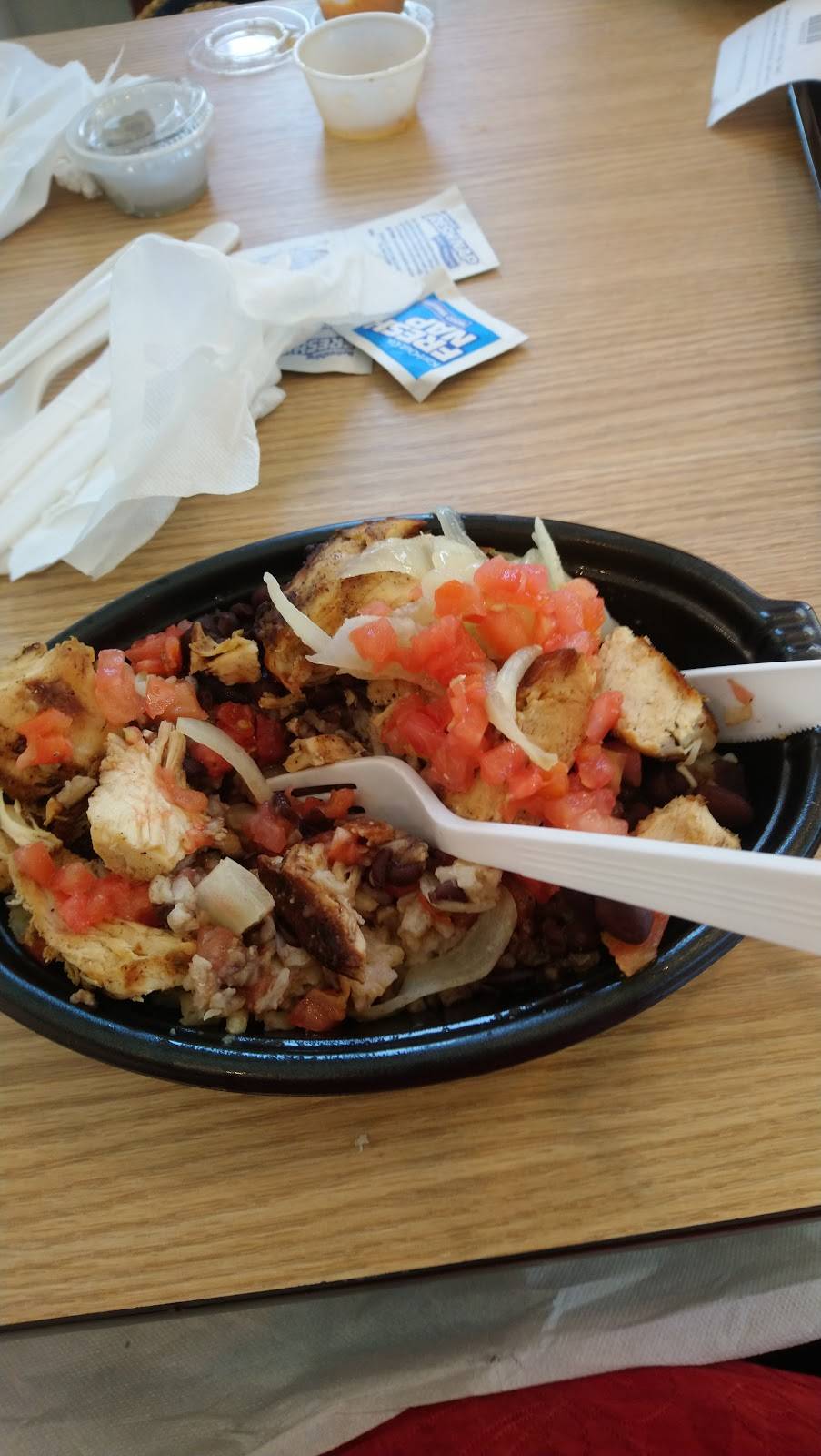 Pollo Tropical | restaurant | 5101 E Fowler Ave, Tampa, FL 33617, USA | 8137731382 OR +1 813-773-1382