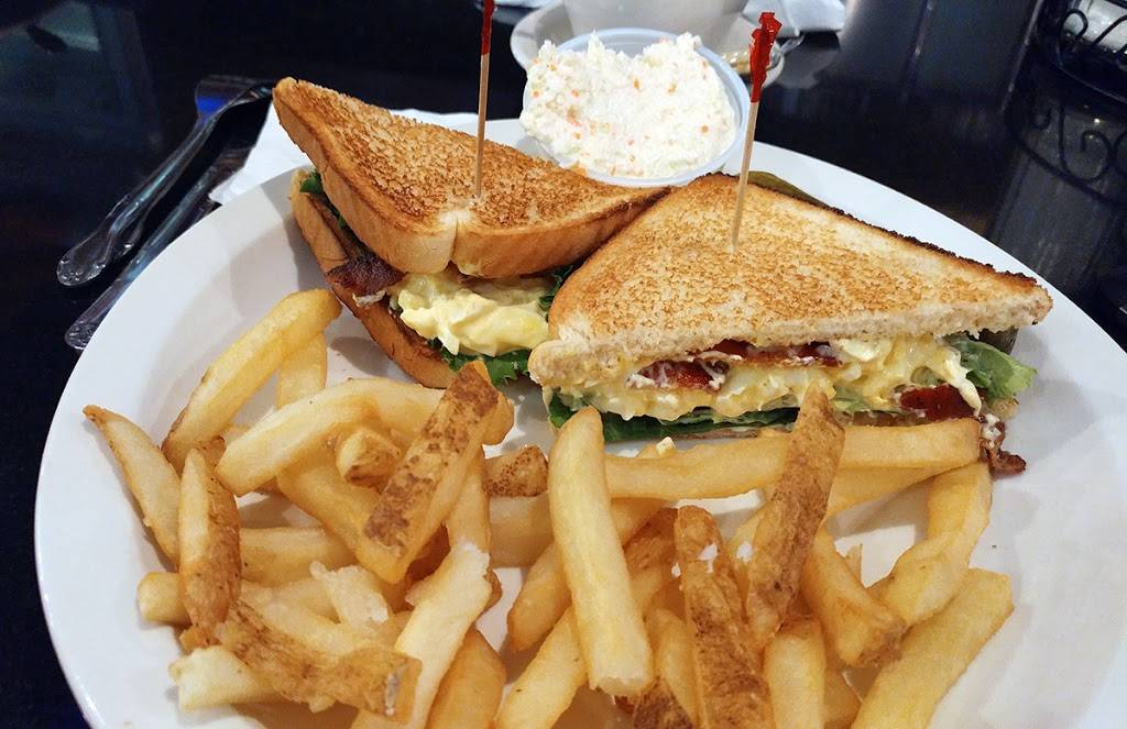 Park Place Diner & Restaurant | restaurant | 2270 N Reading Rd, Denver, PA 17517, USA | 7173362210 OR +1 717-336-2210