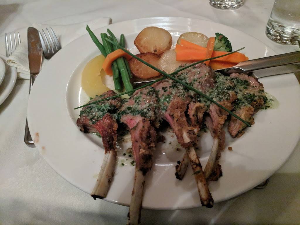 Le Montmartre | restaurant | 911 Sheppard Ave W, Toronto, ON M3H 2T7, Canada | 4166303804 OR +1 416-630-3804