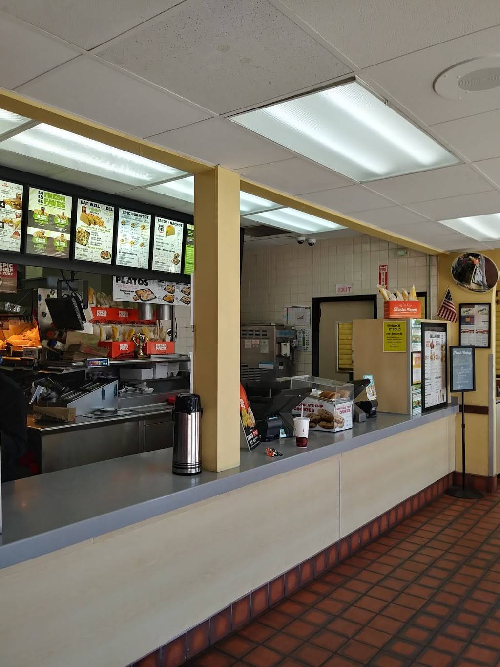 Del Taco | meal takeaway | 72636 Twentynine Palms Highway, Twentynine Palms, CA 92277, USA | 7603679366 OR +1 760-367-9366