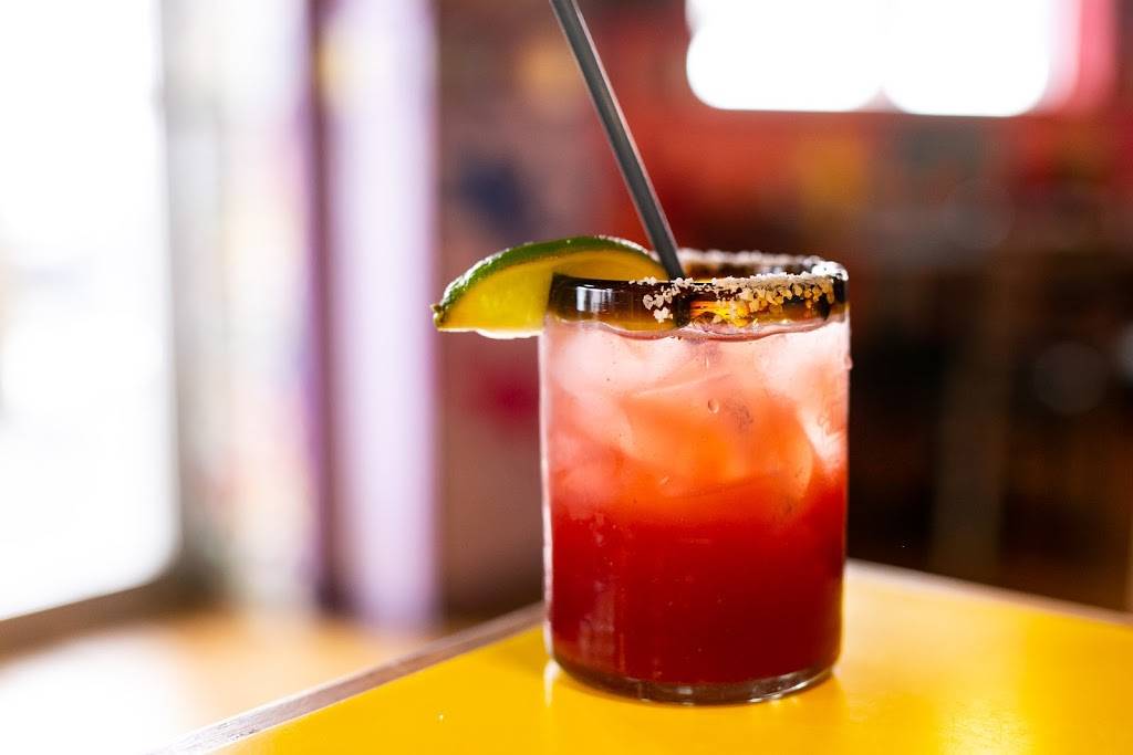 Salty Iguana Mexican Restaurant - Prairie Village | restaurant | 8228 Mission Rd, Prairie Village, KS 66208, USA | 9133813888 OR +1 913-381-3888