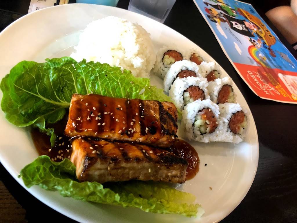 Hooked on Sushi | restaurant | 4750 Bryant Irvin Rd Unit 842, Fort Worth, TX 76132, USA | 8173700685 OR +1 817-370-0685