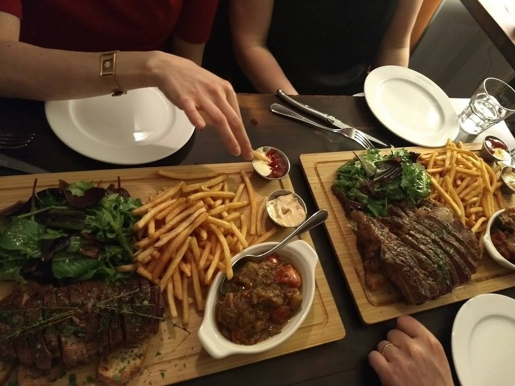 Jules Bistro | restaurant | 1290 Queen St E, Toronto, ON M4L 1C4, Canada | 4164635853 OR +1 416-463-5853