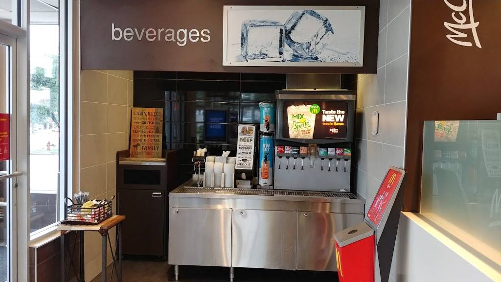 McDonalds | cafe | 6356 Jacksboro Hwy, Fort Worth, TX 76135, USA | 8172377245 OR +1 817-237-7245