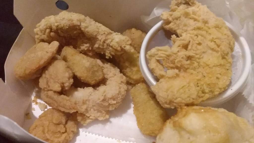 Churchs Chicken | restaurant | 3145 Gillham Plaza, Kansas City, MO 64109, USA | 8169310035 OR +1 816-931-0035
