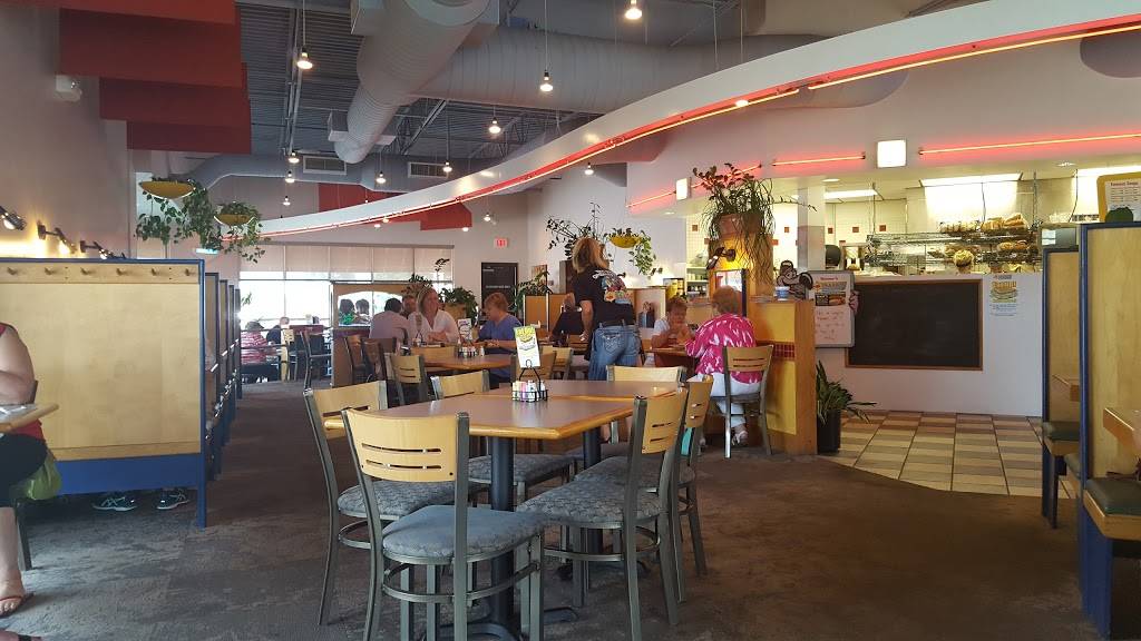 Isaacs Restaurant - West York | restaurant | 2159 White St, York, PA 17404, USA | 7178542292 OR +1 717-854-2292