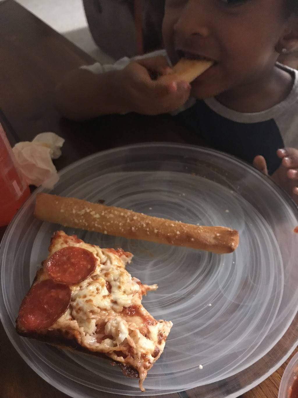 Little Caesars Pizza | meal takeaway | 619 S Gaffey St, San Pedro, CA 90731, USA | 3105210003 OR +1 310-521-0003