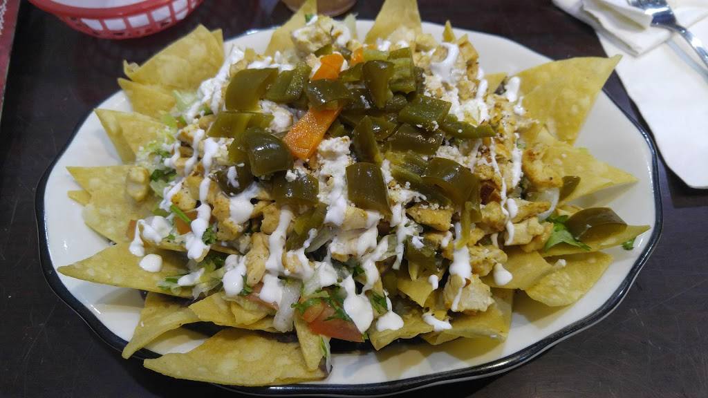 La Familia | restaurant | 334 E Gun Hill Rd, Bronx, NY 10467, USA | 7185159848 OR +1 718-515-9848